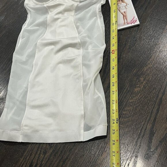 Victoria’s Secret Power Figure Cupped Shaping Slip 32A White Shapewear Coquette - Picture 7 of 7